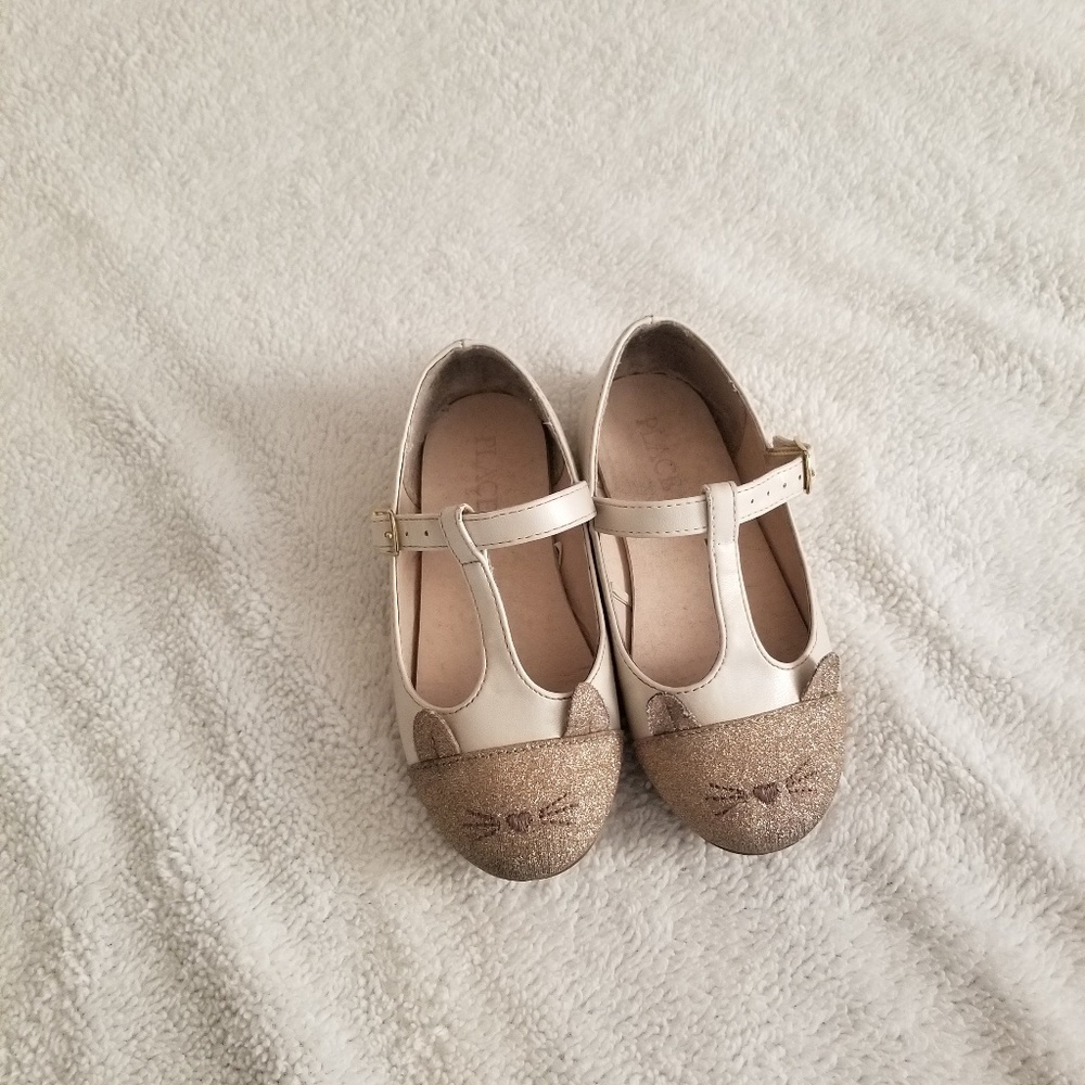 Dressing shoes